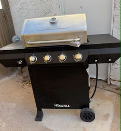 Propane GAS BBQ GRILL NEW ASSAMBLED FROMT THE BOX