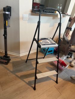 3-Step Folding Step Ladder
