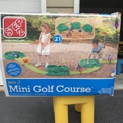 Step 2 Mini Golf Course ⛳️😎☀️