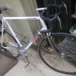 VINTAGE TREK 1000 ALUMINUM WHITE BIKE 6061T6 XL FRAME. SUN TOUR EDGE FRONT DERAILLEUR CIVATECH EFFICIENCY SH214 SAHAE '250" 42 , REAR DERAILLEUR SUNTO