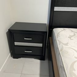 BLACK & SILVER nightstand 🖤🩶👌🏻✅
