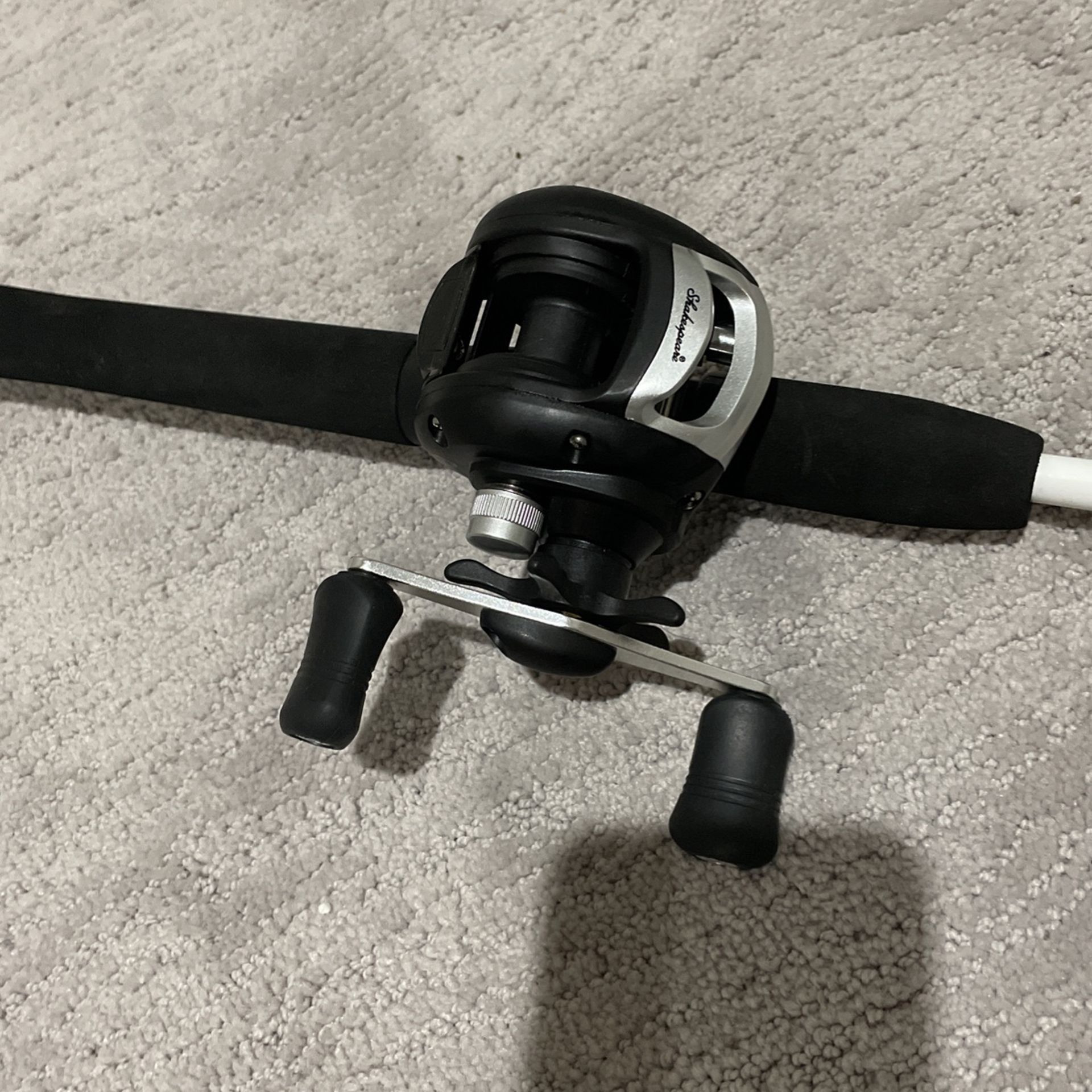 Shakespeare Alpha Bait caster Combo