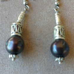 Black Pearl and silver earrings