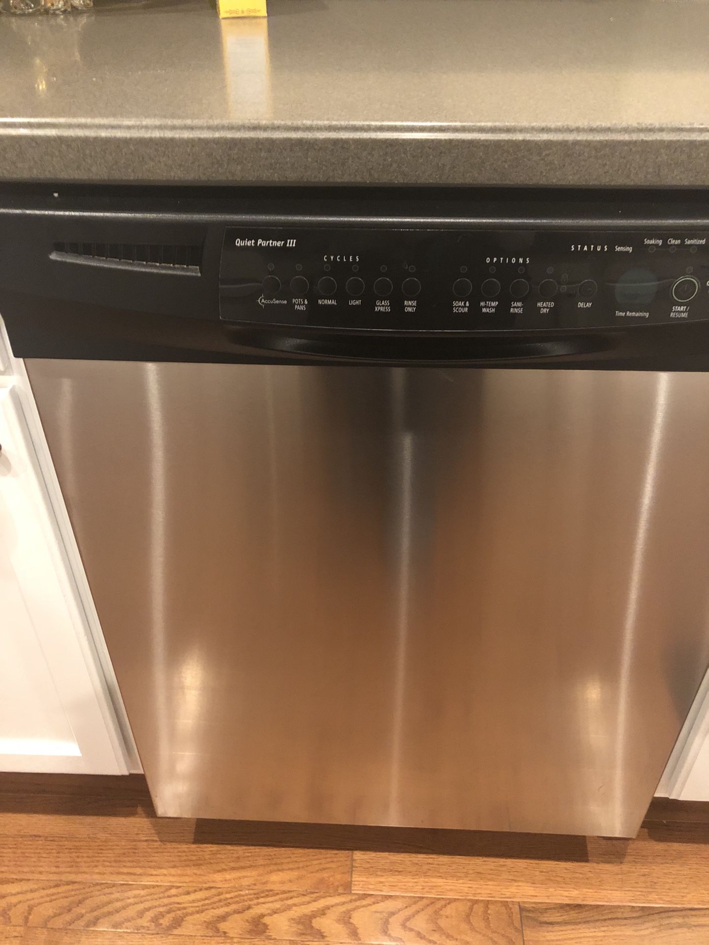 Whirlpool Gold - Classy Stainless Steel Dishwasher