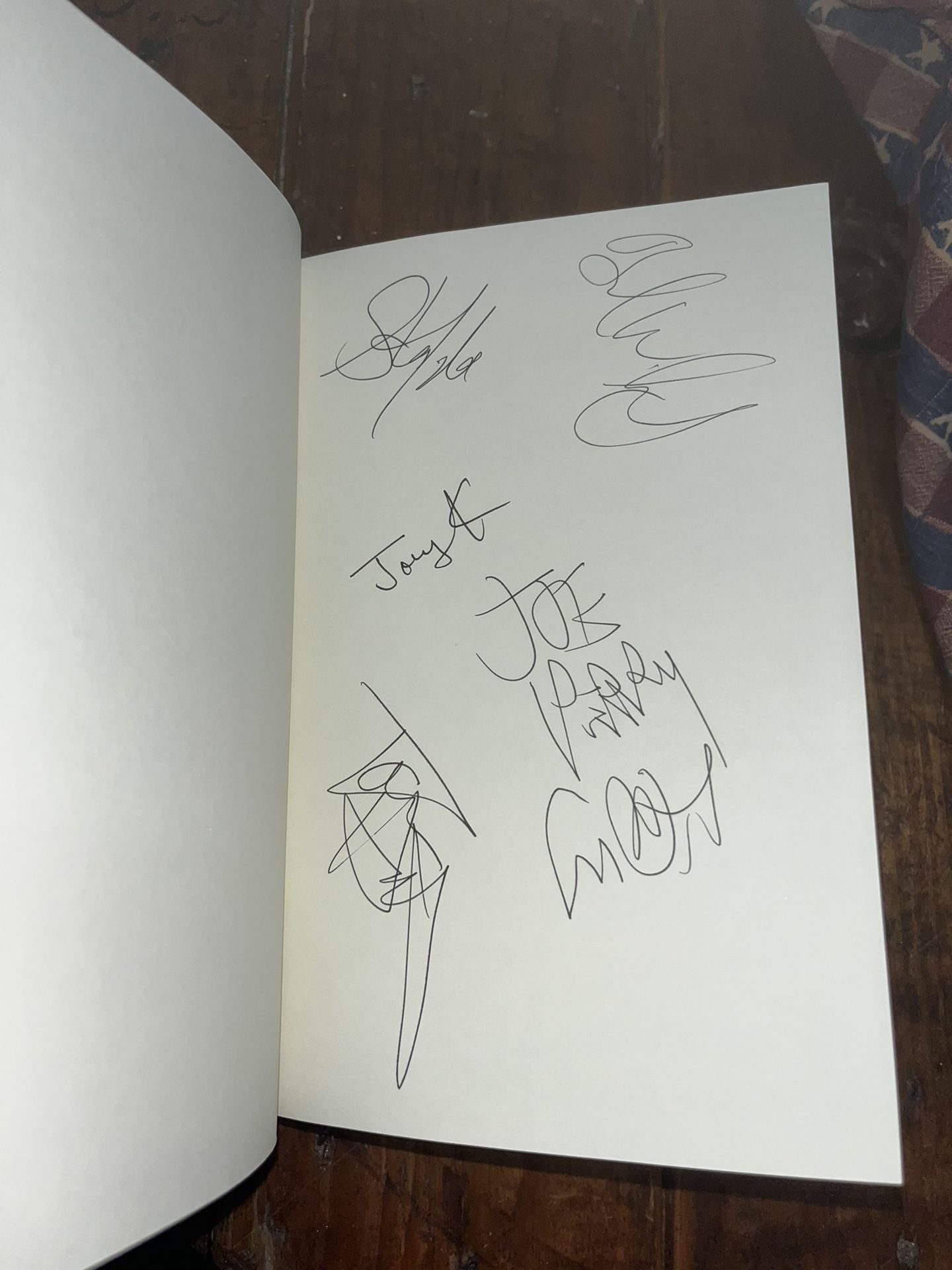 AEROSMITH Walk This Way 1997 First Edition AUTOGRAPHED BOOK Tyler JOE PERRY