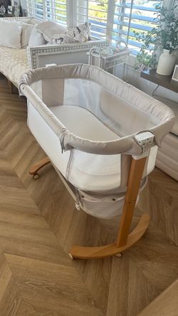 Baby Bassinet with Wooden Stand and Wheels