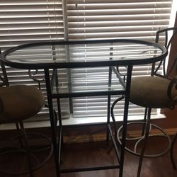 Comedor Alto Mesa Vidrio Y Metal Dos Sillas Altas Metal Muy Buena Condicion 