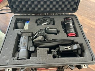 Canon C200 Complete Cinema Kit – Lens, Audio, Media, Case