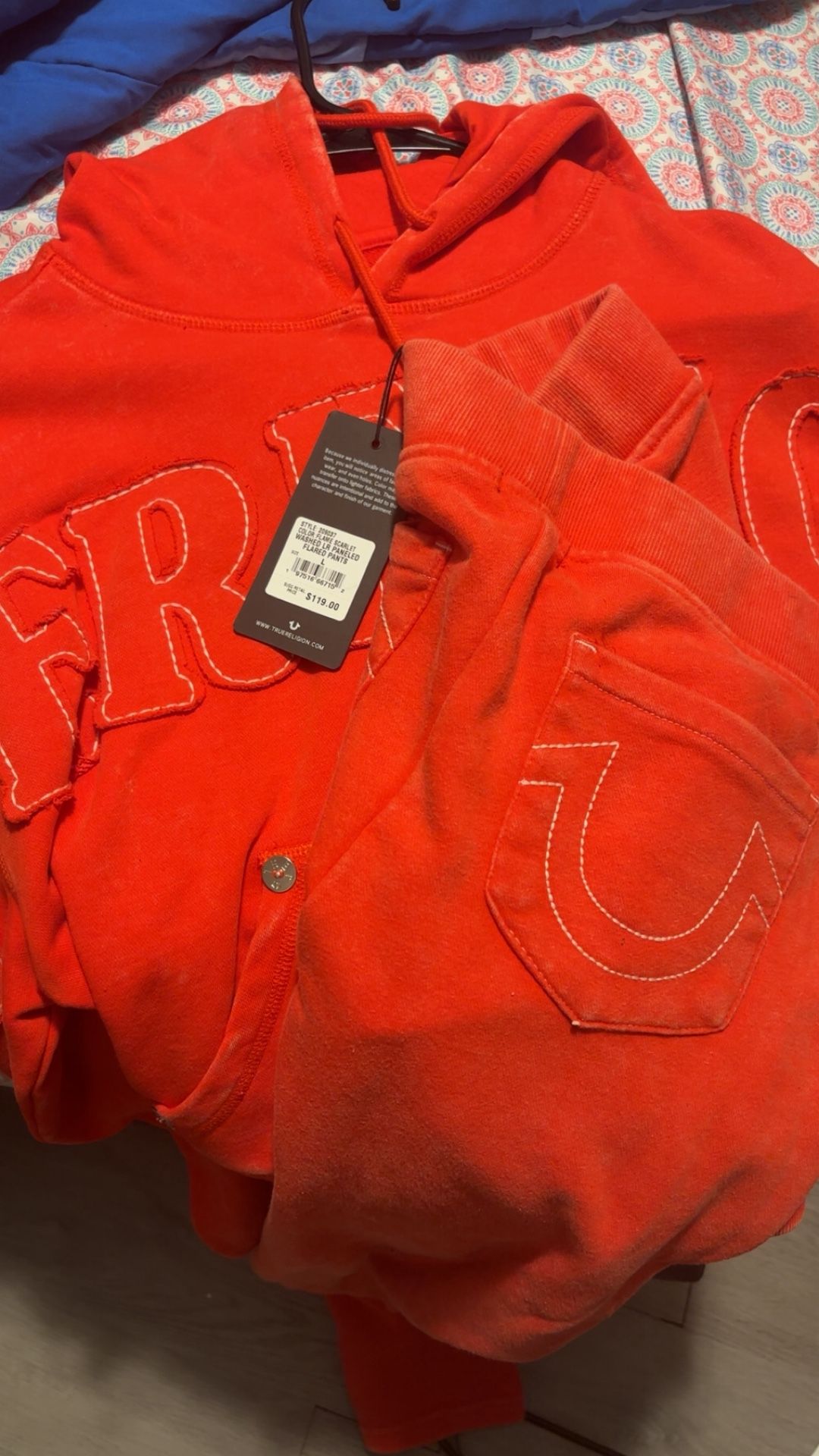 Brand New Large 2 Piece True Set