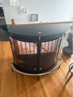 Glass black and silver bar (free chairs)