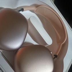 AirPod Maxes