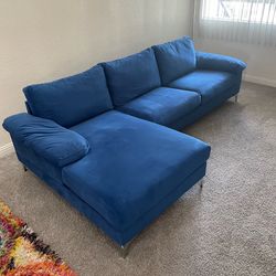 L-shaped Sectional Couch