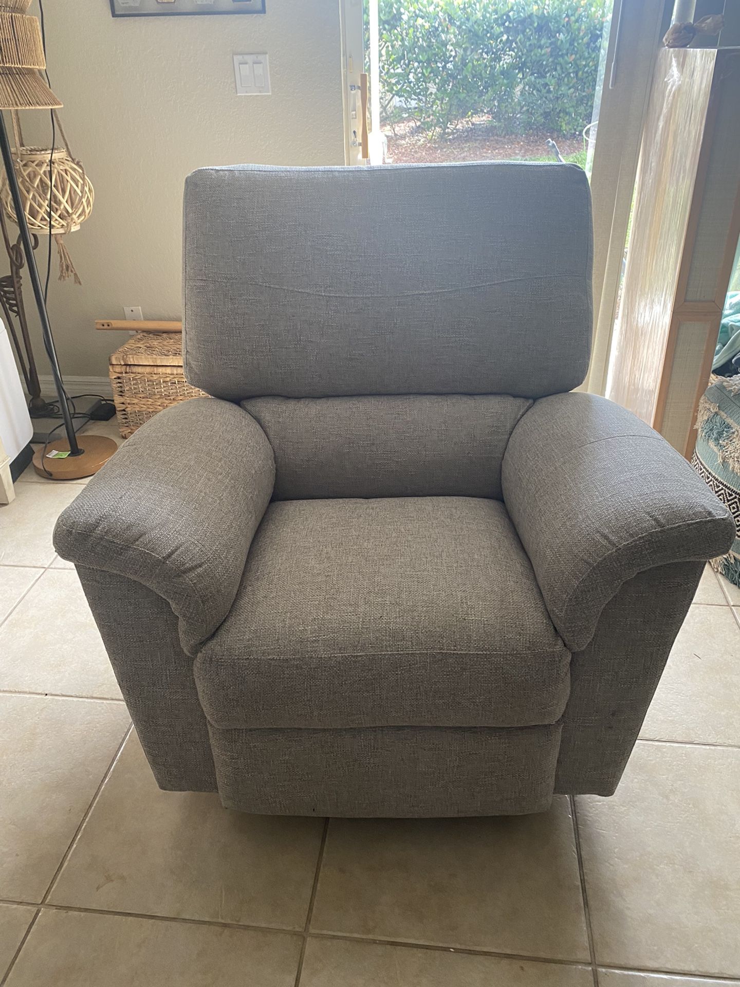 Lazy Boy Recliner Grey Stitched Linen for Sale in Boca Raton, FL OfferUp