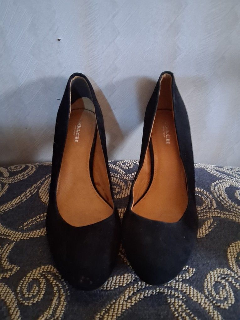 Coach Black Suede Heels β Size 7