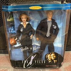 Barbie & Ken The X Files Gift Set 1998 Collector Edition Scully & Mulder Mattel  Damage box. Selling as is.