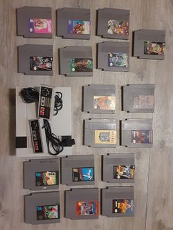 Original Nintendo NES With Two Controllers And 17 Games. All Tested And Working!