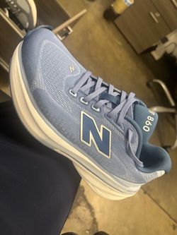 New Balance 860
