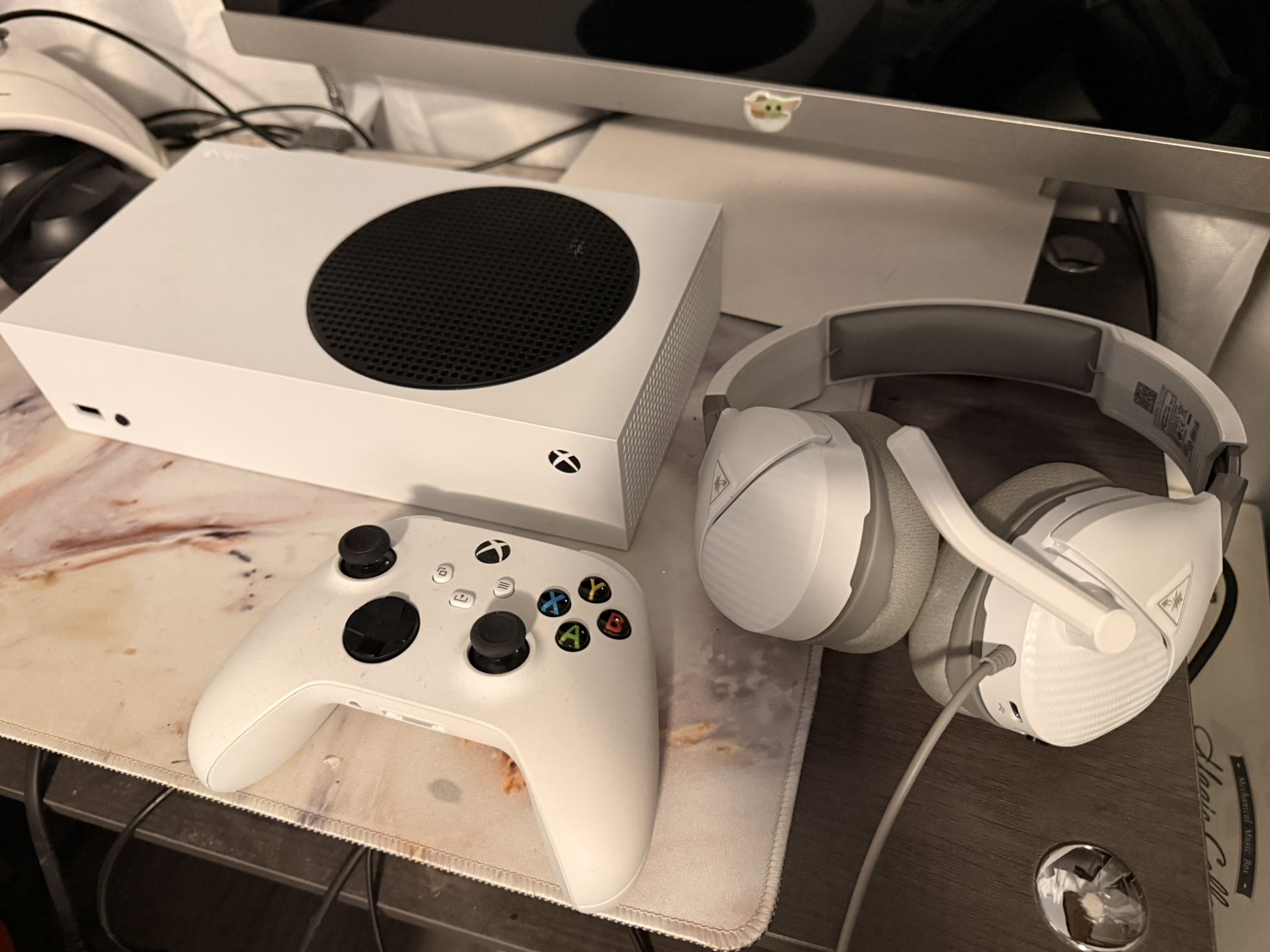 Xbox Series S, Controller And Headset Bundle