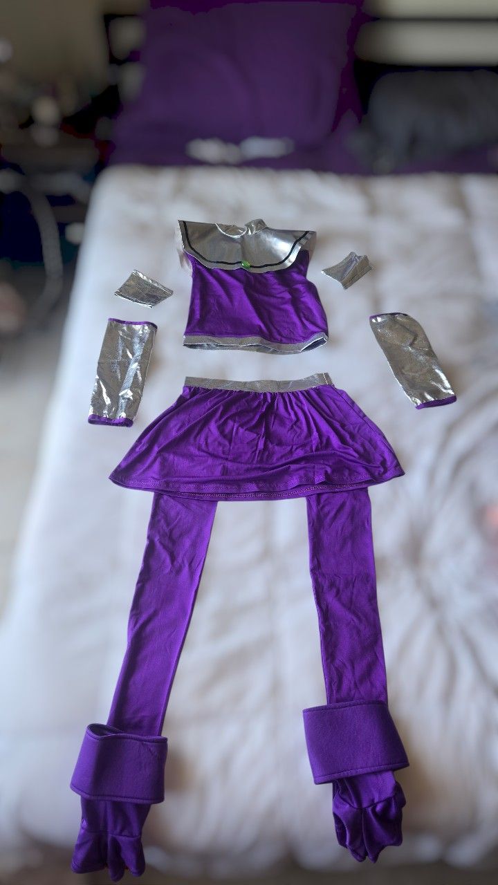 Starfire Halloween Costume – Great Condition