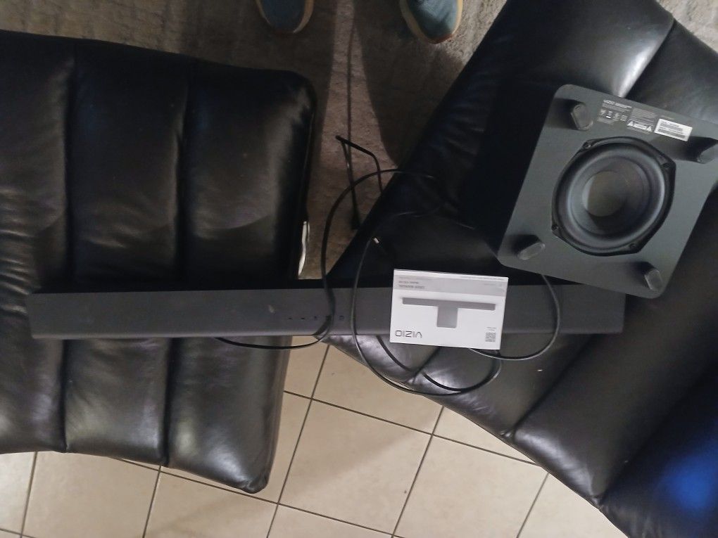 Vizio V21H8 Sound Bar With Bass Woofer
