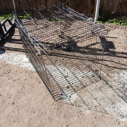 Medium Metal Dog Kennel