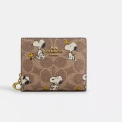 ❤️❤️Coach X Peanuts Snap Wallet In Signature Canvas With Snoopy Print CBN32