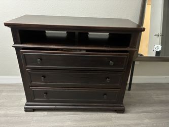 Dresser for FREE