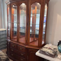 Thomasville Hutch W/ Light China Display Shelf 