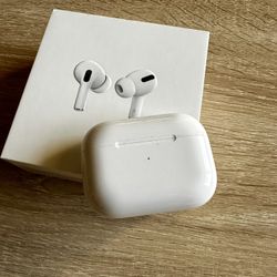Apple Airpods Pro 1st Generation - Comes With Boxes And Accessories - Right Earbud Have Static Noise