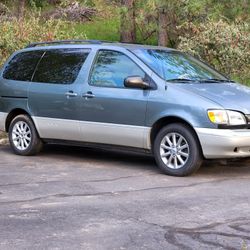 2000 XLE. TOYOTA SIENA 