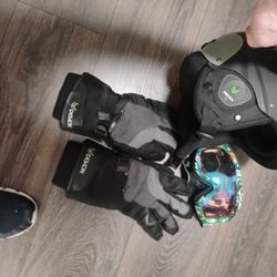 Demon Snowboarding/Ski Wear...4  Piece Set