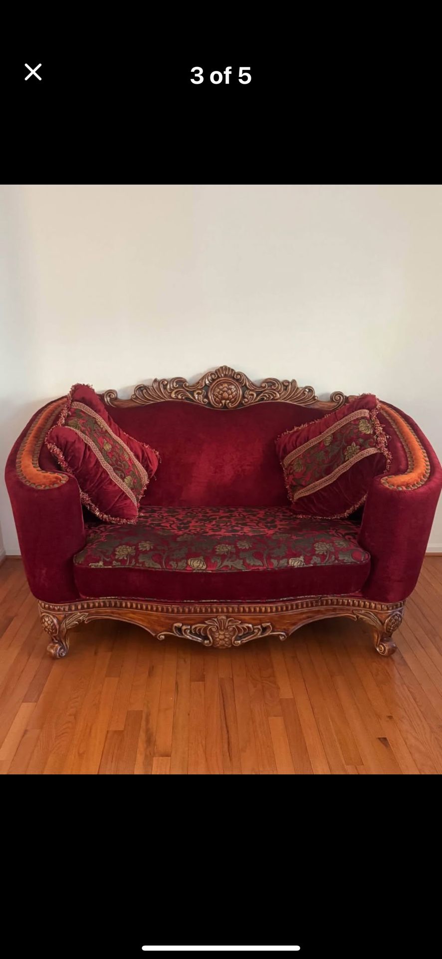 3 Couches , red , Great condition