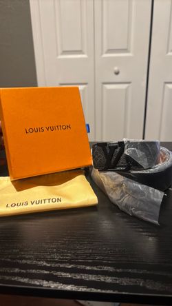 Louis Vuitton Black Leather Belt – Size 42 – Black Buckle – Luxury Designer Belt