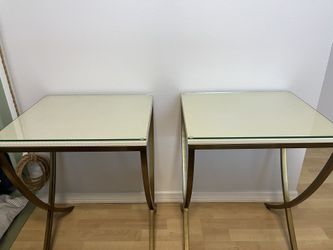 2 Side Tables / Nightstands