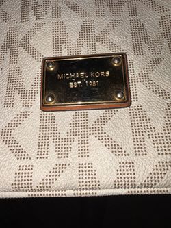 Micheal Kors purse