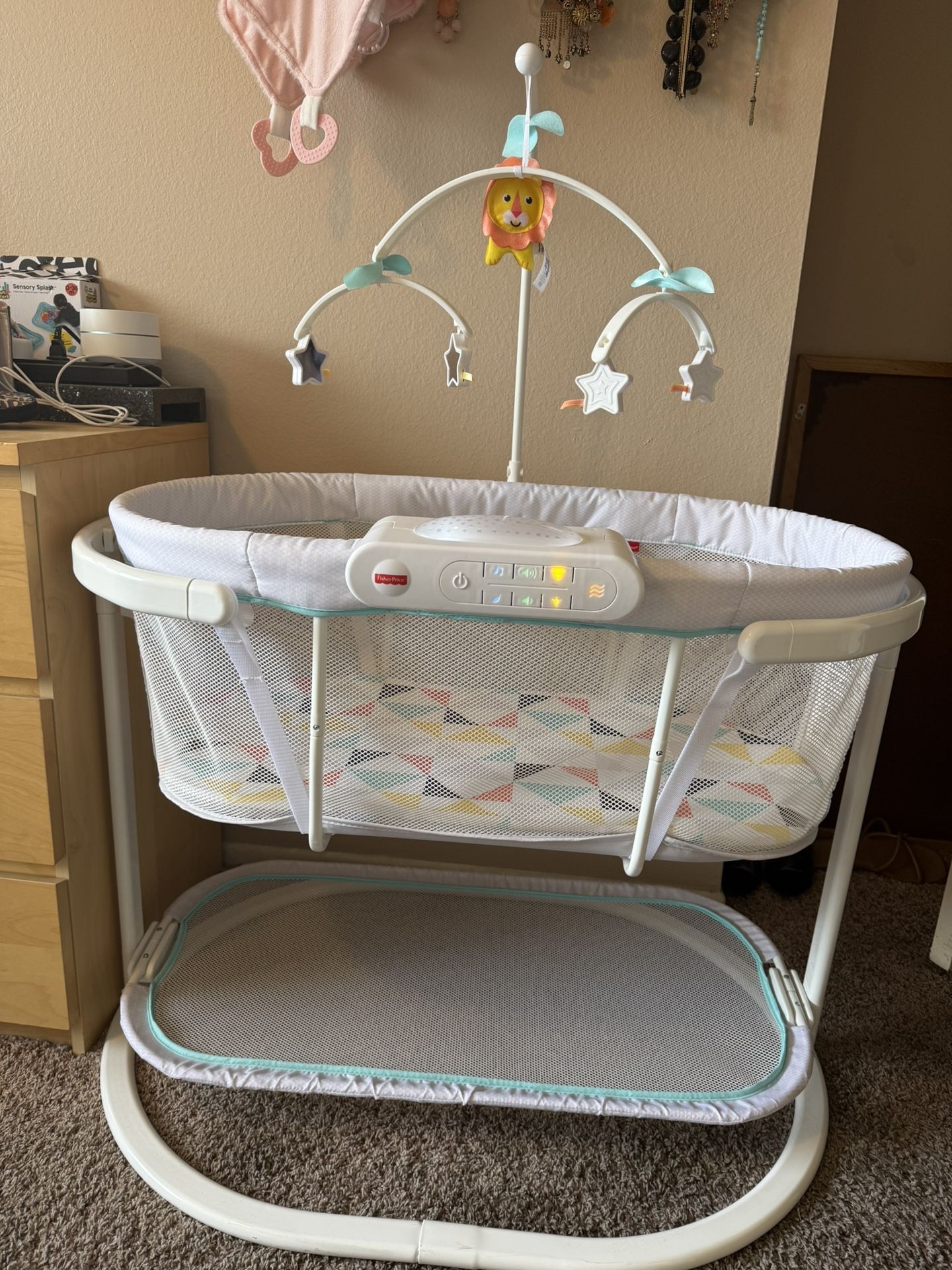Fisher Price Baby Bedside Bassinet
