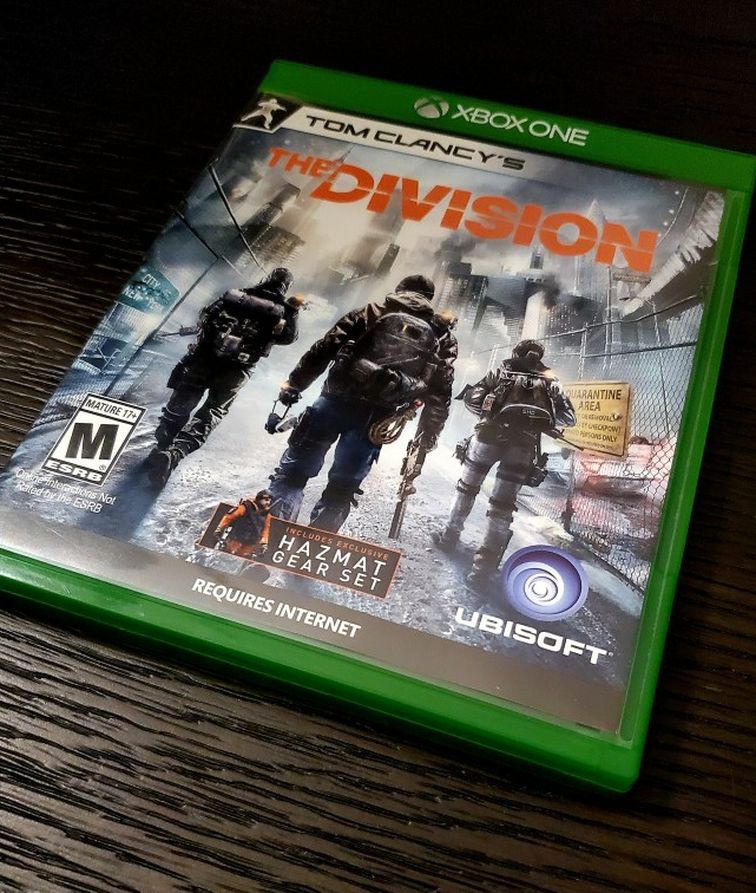 XBOX ONE (4) Mint Condition Games - The Division, TitanFall 2, NEW Battlefield (Hardline), Fifa 15 Soccer