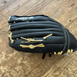 Rawlings Right Handed Baseball Glove 