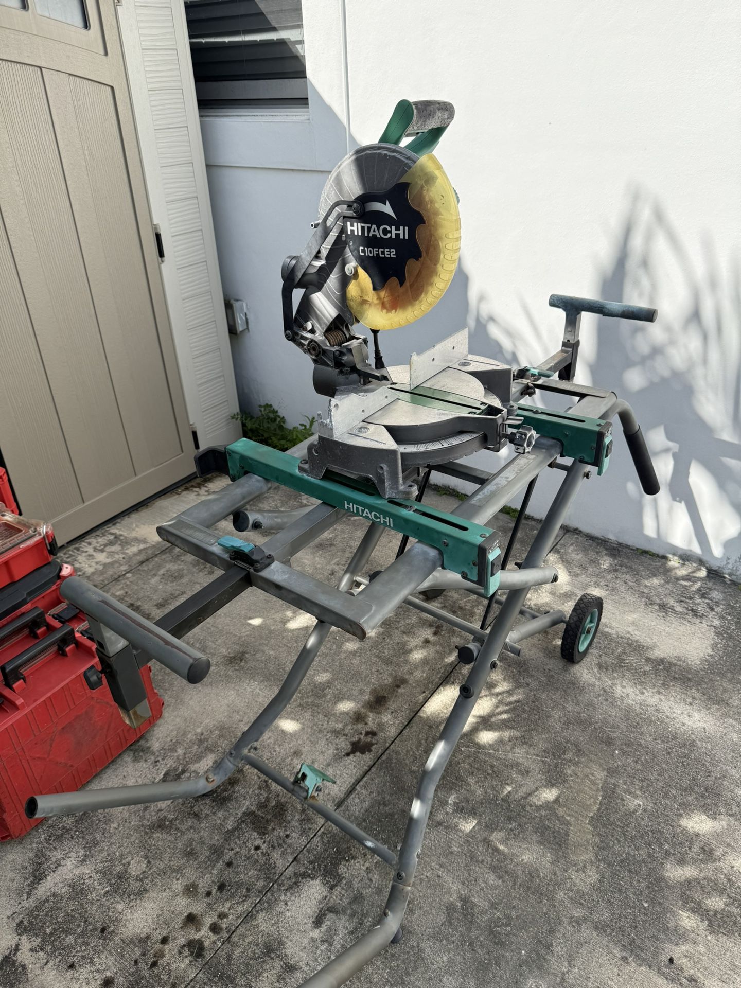 Sierra Hitachi 10 Pulgadas. 