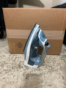 BLACK+DECKER EvenSteam Steam Iron ICR15X Blue Retractable Cord 1200W Nonstick