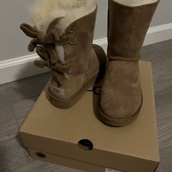 UGG W Bailey Bow Corduroy