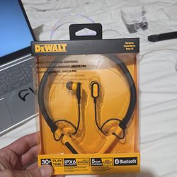 Dewalt bluetooth speakers