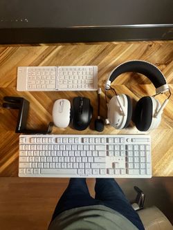 Wireless Razer Keyboard, Naga, headset Logitech Mice& keyboard (for tablet) Bundle