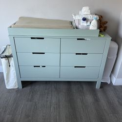 Carter's by DaVinci Colby 6-Drawer Baby Dresser