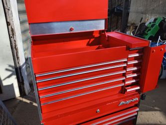 SNAP ON TOOLBOX