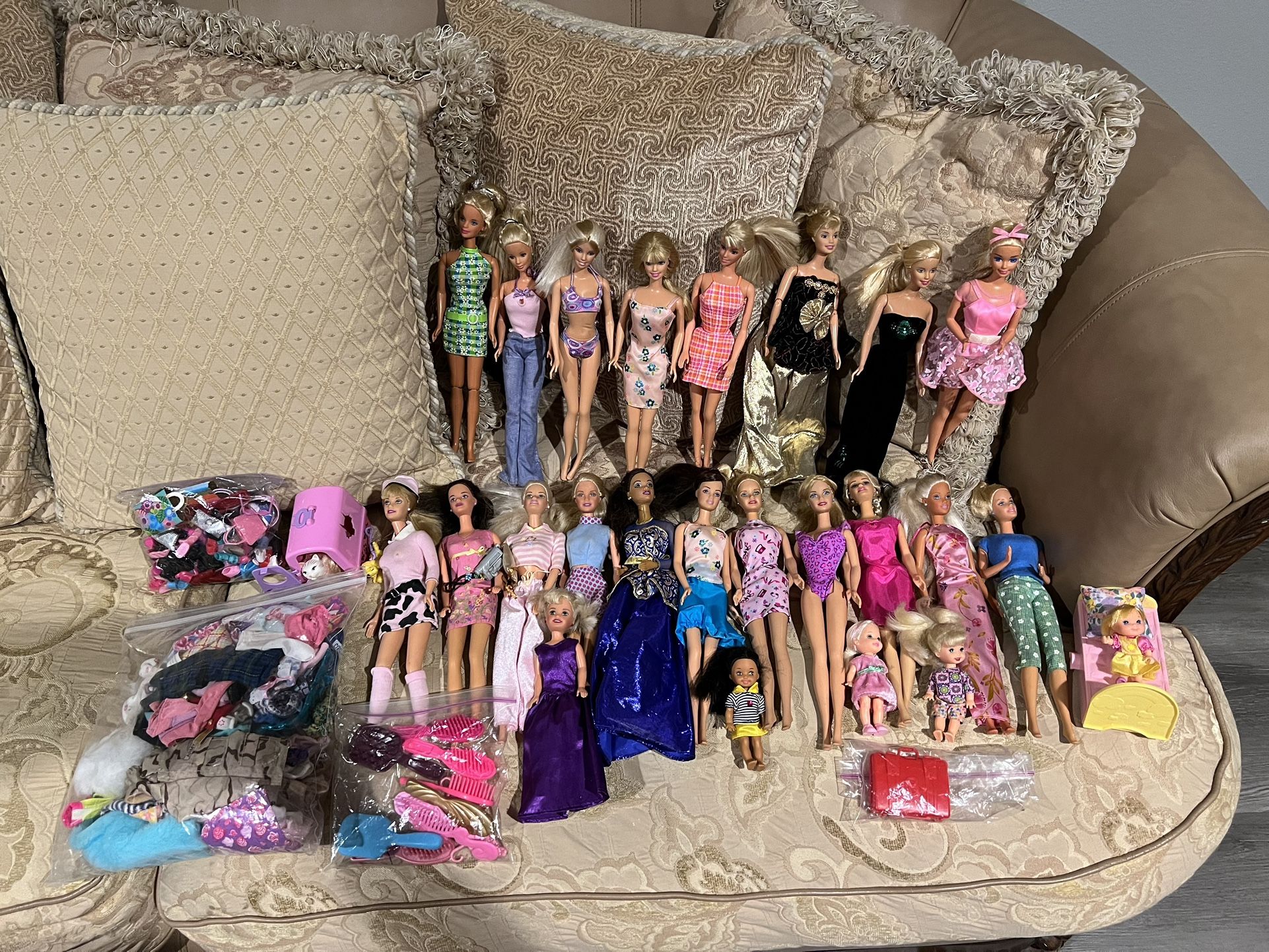 Vintage Barbies & Accessories w/clothing 
