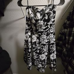 Black And White Floral dress Size Large