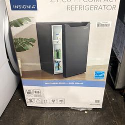 New insignia Black Mini Fridge 2.7 cu/ft