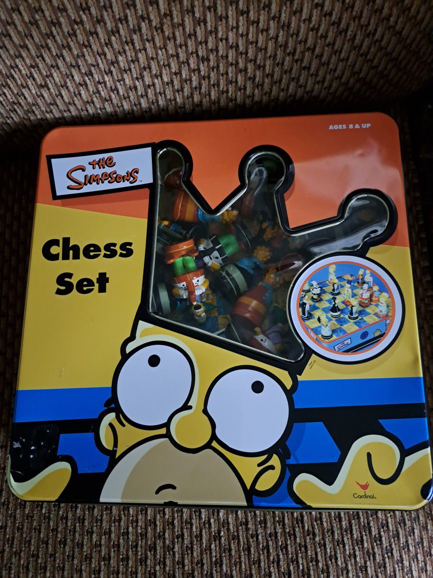 Rare Vintage 1998 The Simpsons Chess Set Board Game with tin box in great condition there is a total of 32 Simpson Chess Pieces