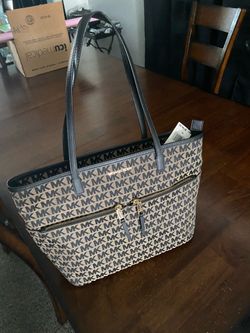 Brand new Michael kors tote